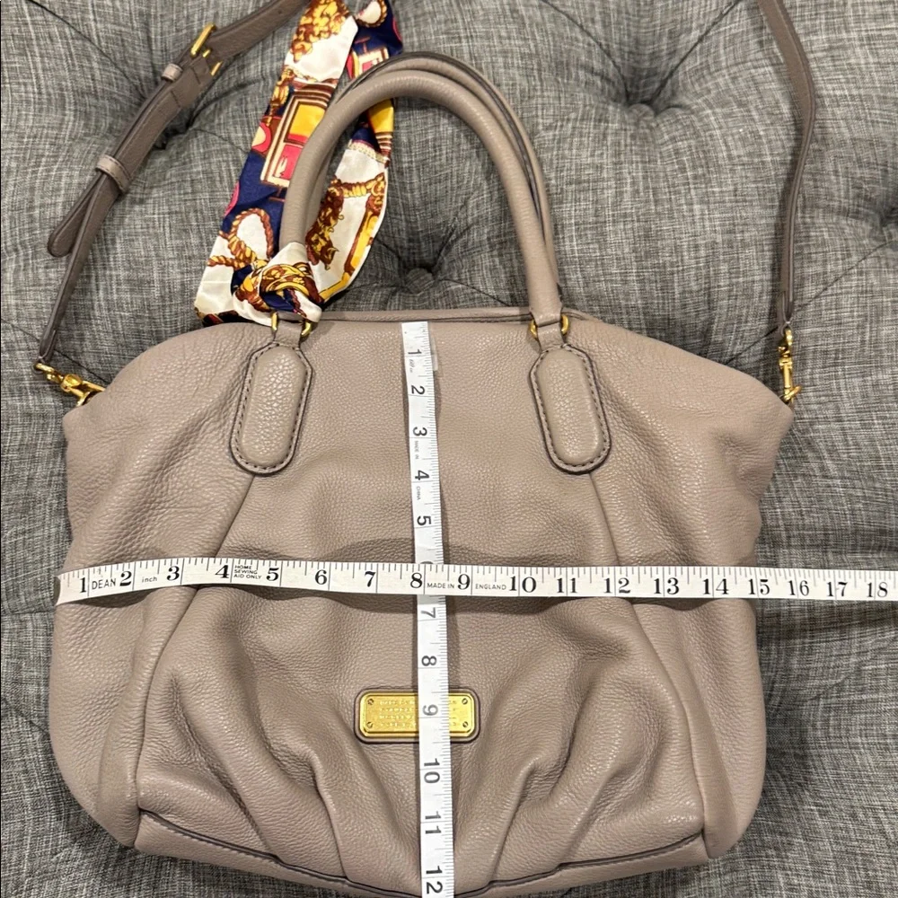 Marc Jacobs Tote Q Fran Leather Large Taupe Satchel Bag - Picture 17 of 17